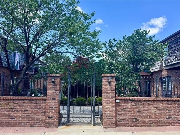 4426 Jarboe Street, Unit 5, Kansas City, MO 64111