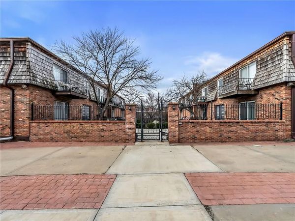 4426 Jarboe Street, Unit 5, Kansas City, MO 64111