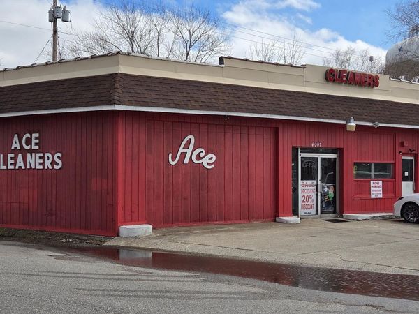 4007 Broadway , Gary, IN 46409