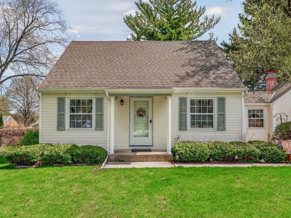 980 Webster AVENUE, Brookfield, WI 53005