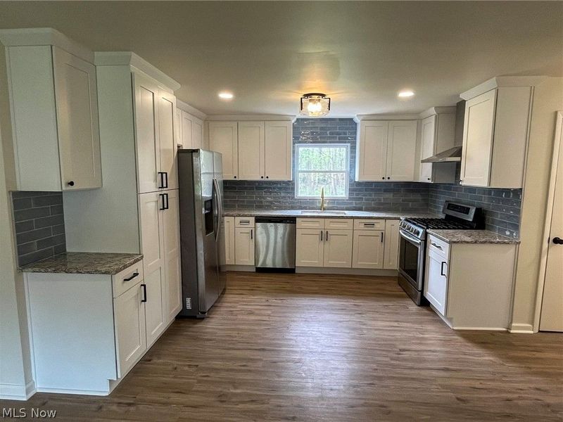 42009 Adelbert Street, Elyria, OH 44035 Photo 4