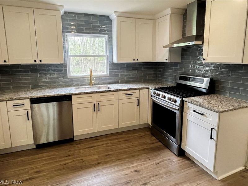 42009 Adelbert Street, Elyria, OH 44035 Photo 5