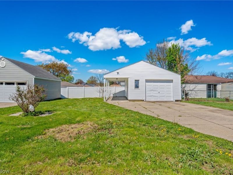 2127 Quayle Drive, Akron, OH 44312 Photo 5