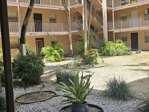 2840 Somerset Drive, Unit 418m, Lauderdale Lakes, FL 33311