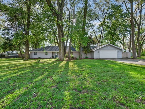 1555 N Rollin Lane, Coal City, IL 60416