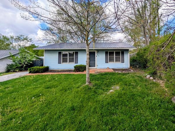 227 W Jersey Street , Johnstown, OH 43031