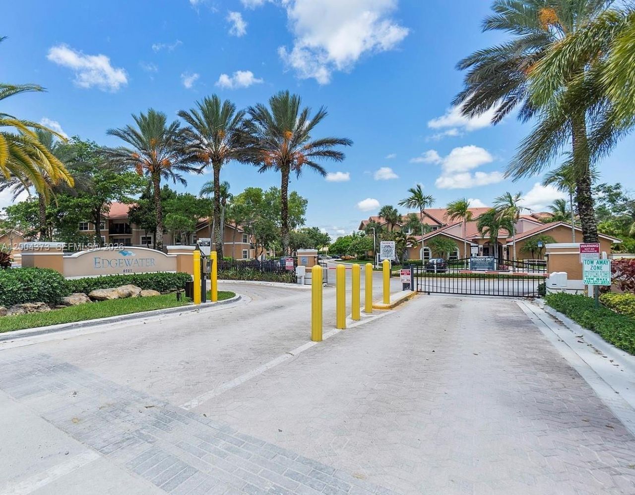8761 Wiles Rd, Unit 306, Coral Springs, FL 33067 Photo