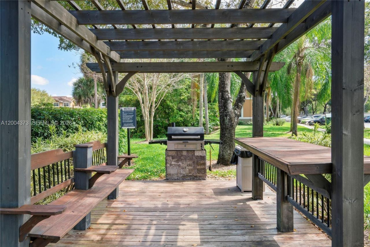 8761 Wiles Rd, Unit 306, Coral Springs, FL 33067 Photo
