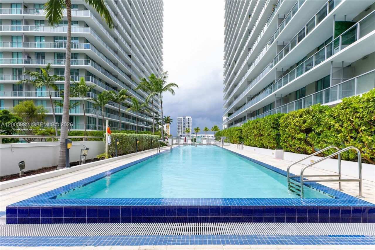 1111 SW 1st Ave, Unit LPH3820-, Miami, FL 33130 Photo