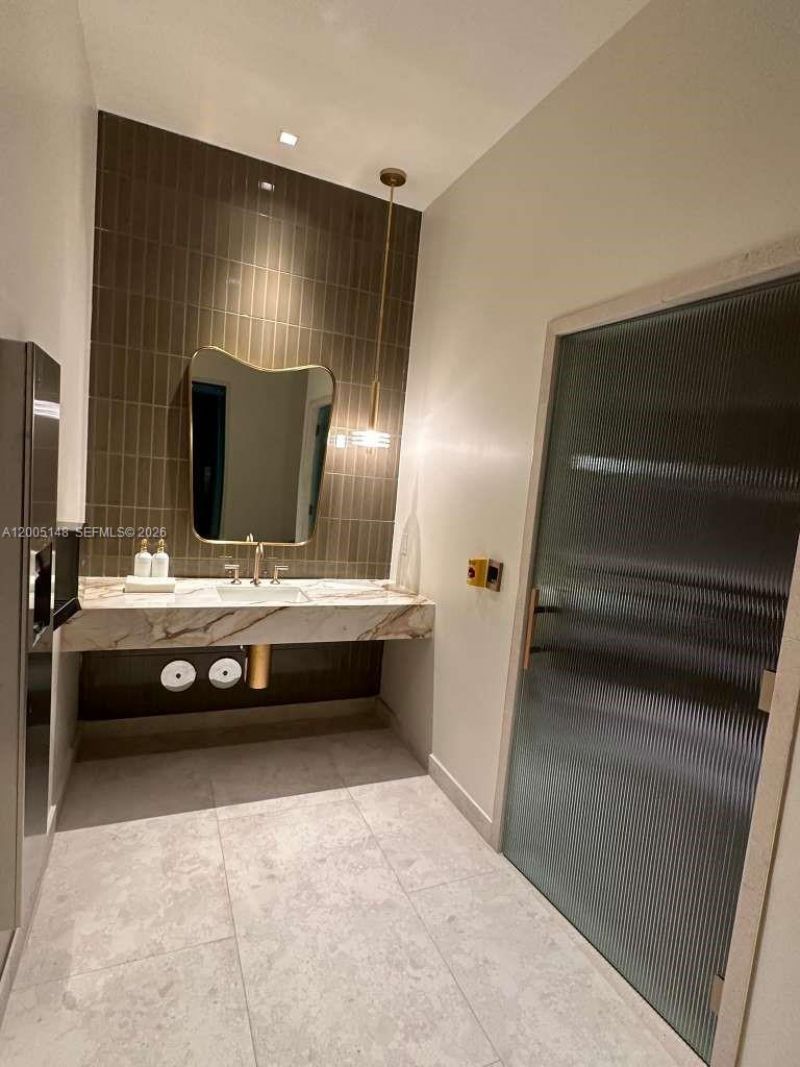 77 SE 5th Street , Unit 1815, Miami, FL 33131 Photo