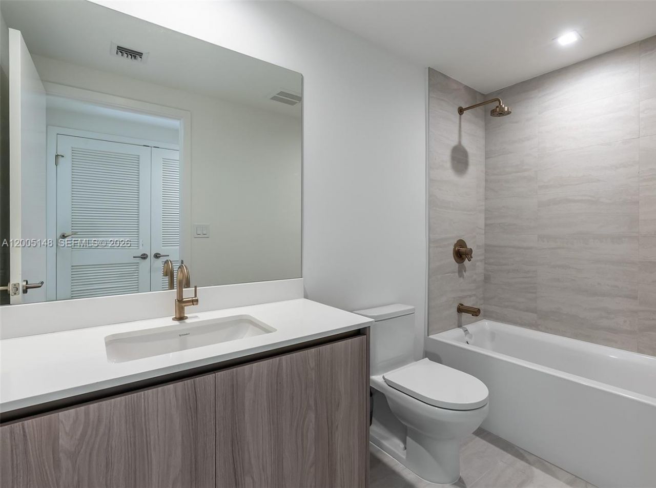 77 SE 5th Street , Unit 1815, Miami, FL 33131 Photo