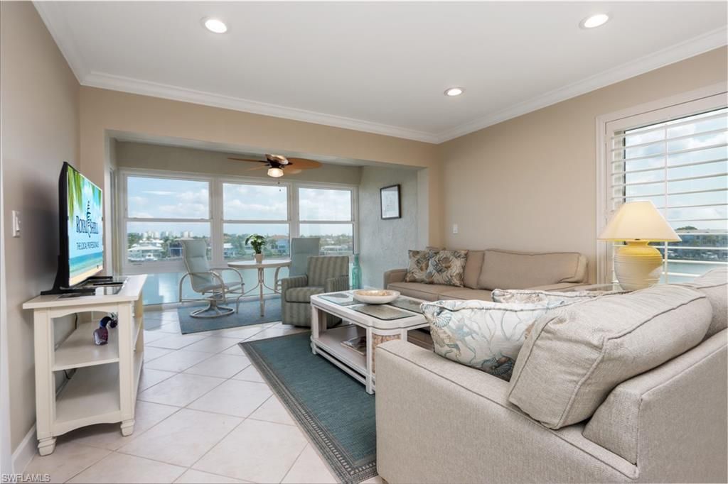 271 Southbay Dr, Unit 155, Naples, FL 34108 Photo