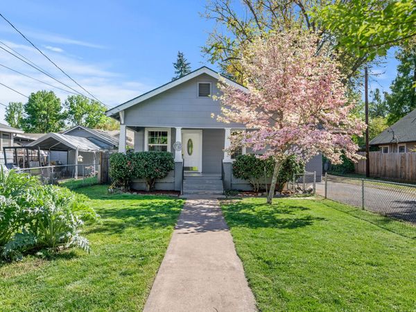 1028 E 11th Street, Medford, OR 97504