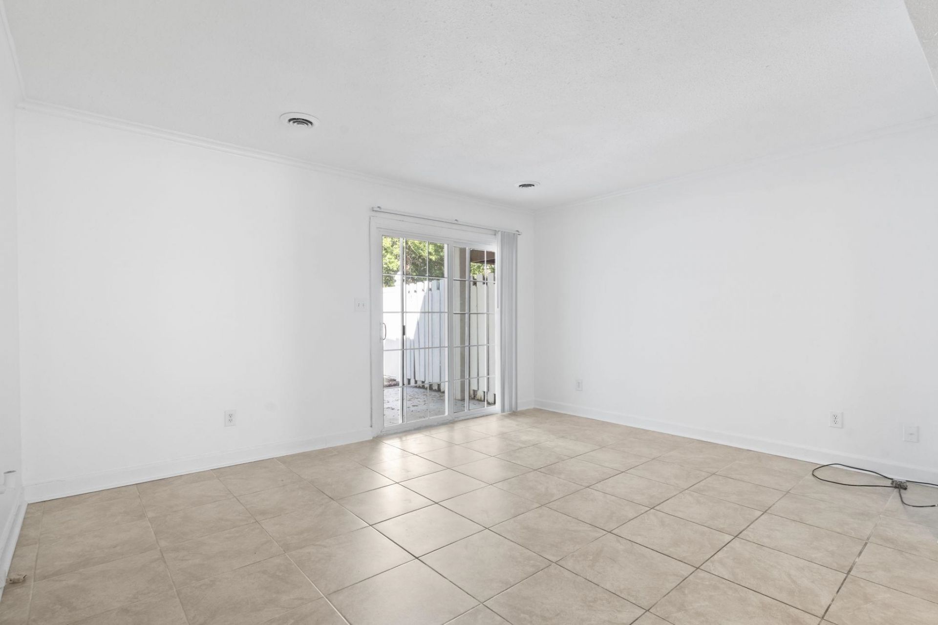 4505 N Kings Hwy. Photo 13