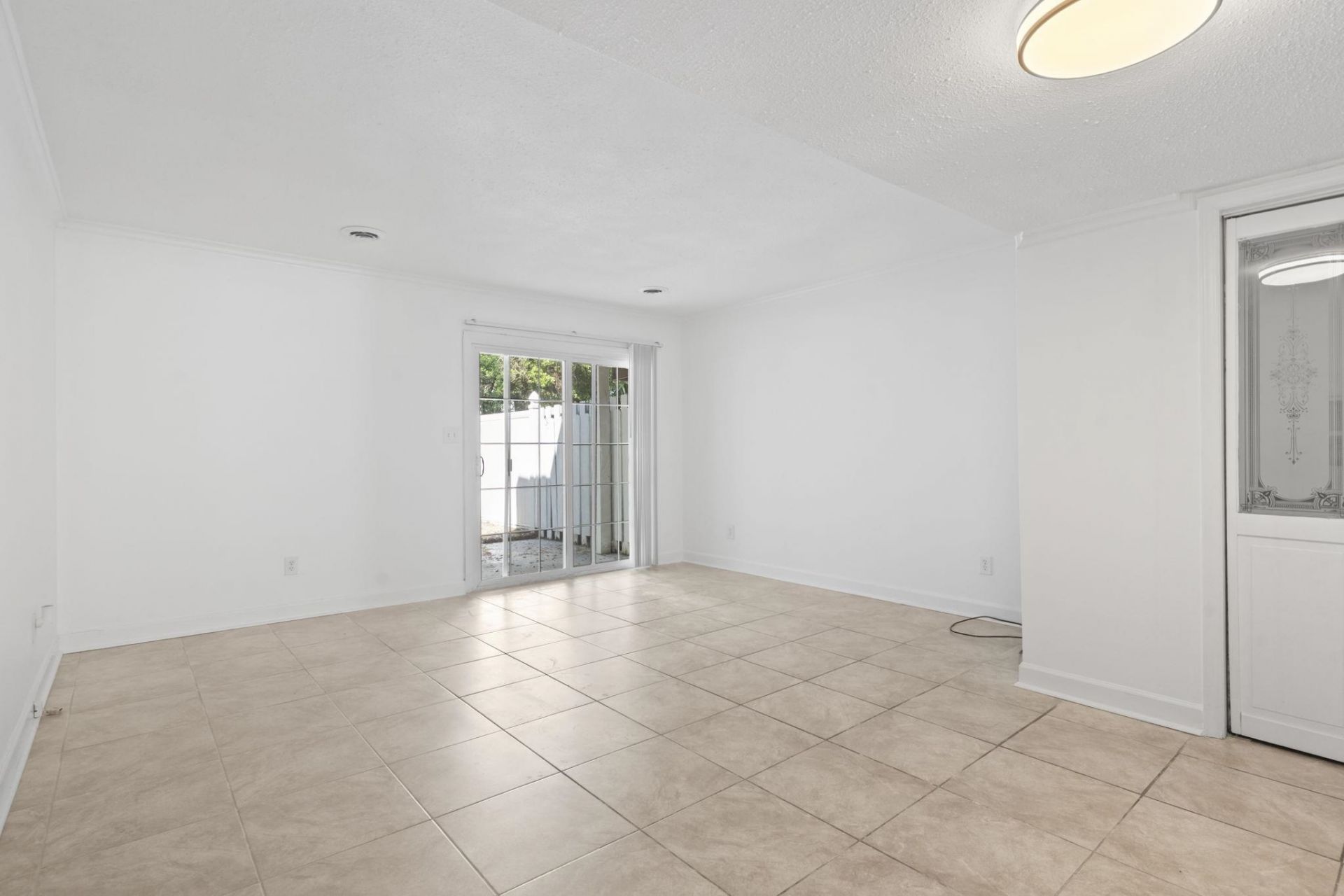 4505 N Kings Hwy. Photo 14