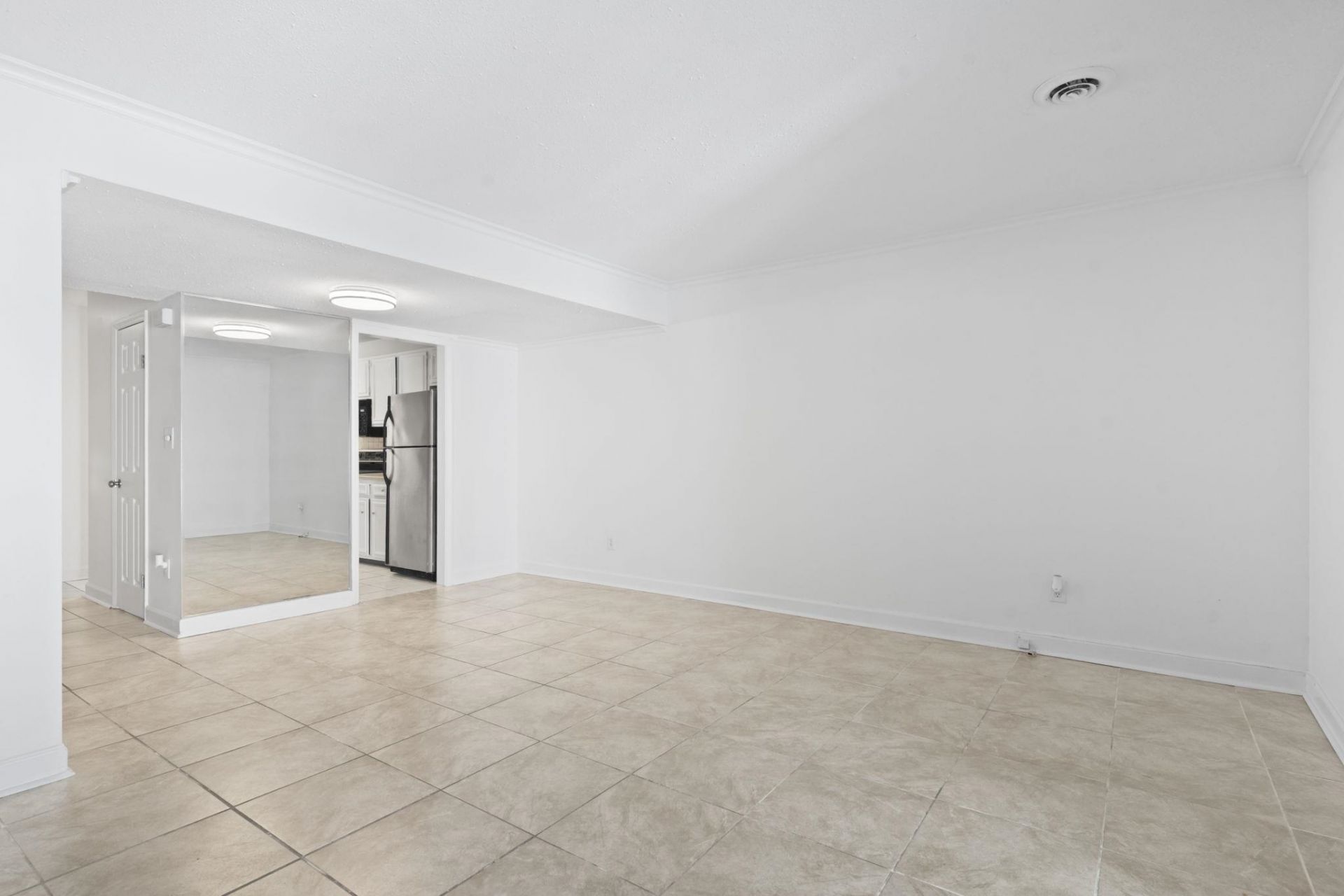 4505 N Kings Hwy. Photo 16