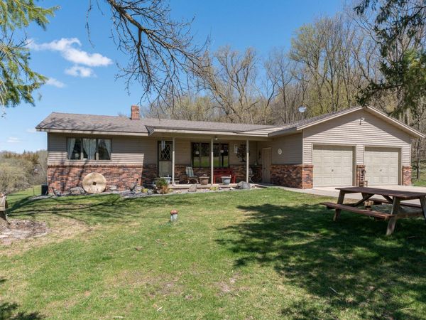 30536 Lexington Road , Le Sueur, MN 56058