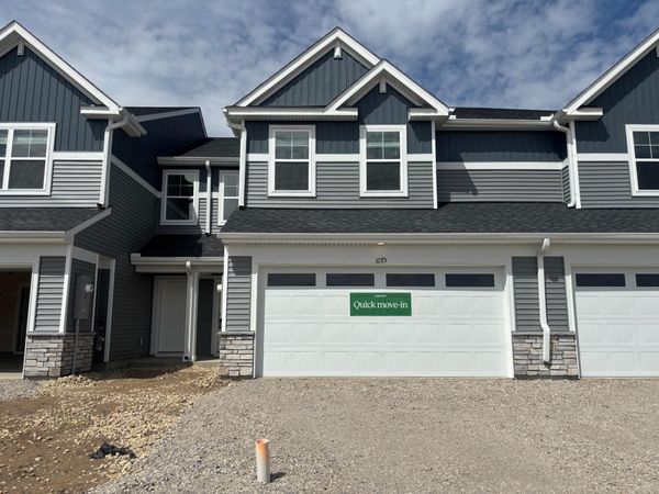 1075 Anmeadle Row, Rosemount, MN 55068