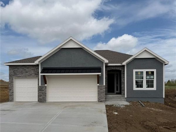 1612 SW Arbor Park Drive, Lee's Summit, MO 64082