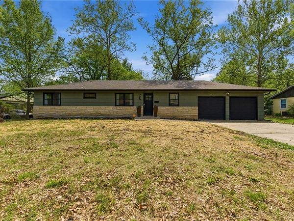 927 W 20th Terrace, Lawrence, KS 66046