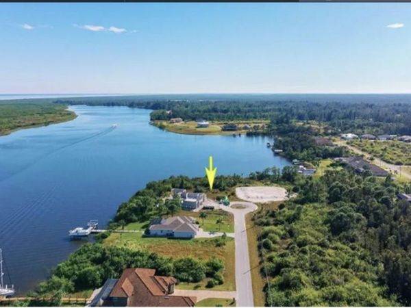 9488 ST MARYS COURT , PORT CHARLOTTE, FL 33981