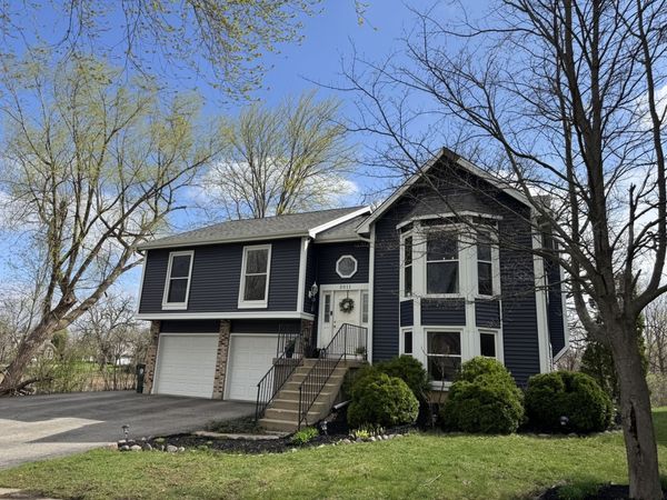 2011 Oak Tree Trail , Lake Villa, IL 60046