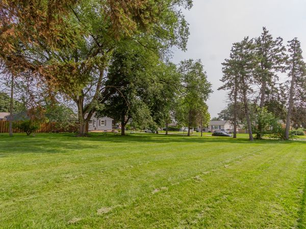 110 N Chase Avenue , Bartlett, IL 60103