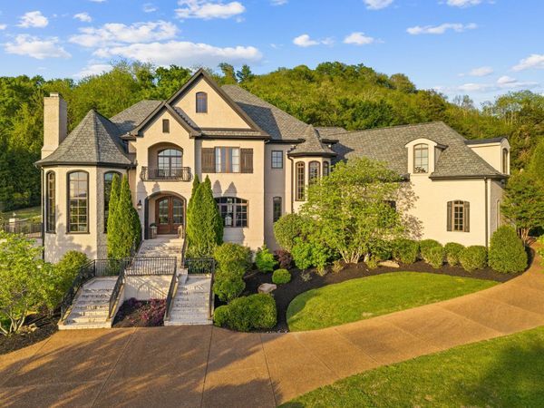 672 Legends Crest Dr, Franklin, TN 37069