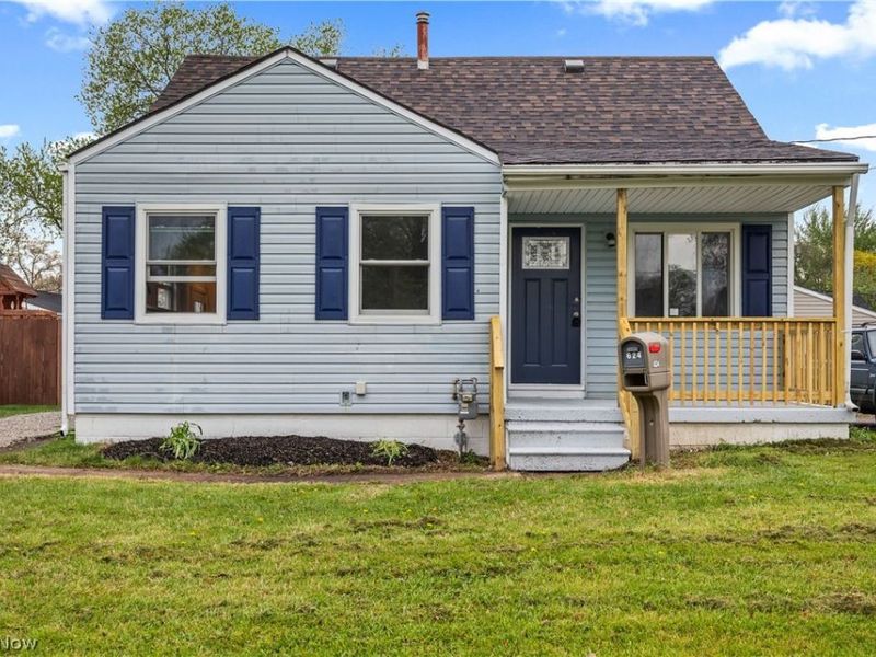 624 Eastern Heights Boulevard, Elyria, OH 44035 Photo 1