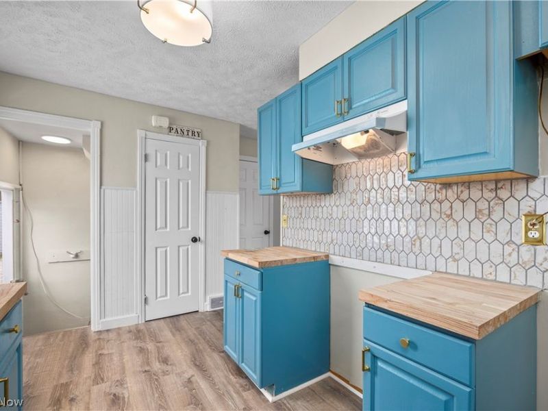 624 Eastern Heights Boulevard, Elyria, OH 44035 Photo 14