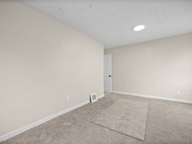 624 Eastern Heights Boulevard, Elyria, OH 44035 Photo 17