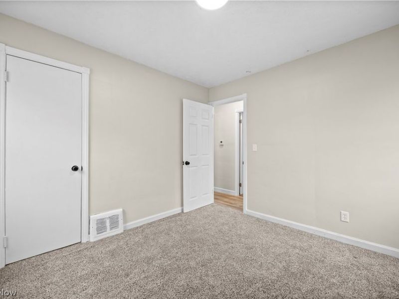 624 Eastern Heights Boulevard, Elyria, OH 44035 Photo 22