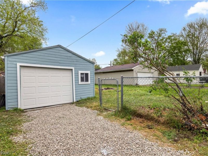 624 Eastern Heights Boulevard, Elyria, OH 44035 Photo 31