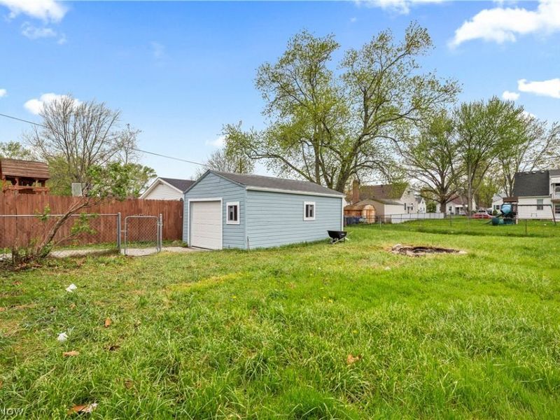 624 Eastern Heights Boulevard, Elyria, OH 44035 Photo 33