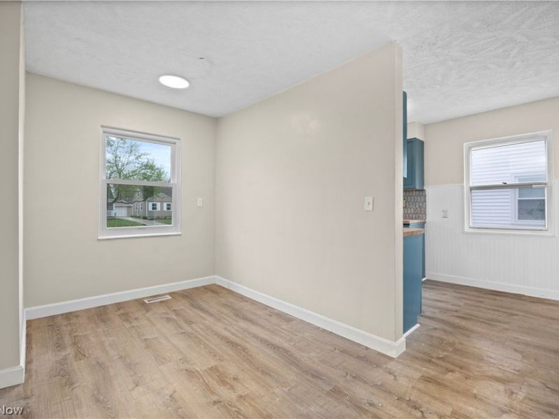 624 Eastern Heights Boulevard, Elyria, OH 44035 Photo 4