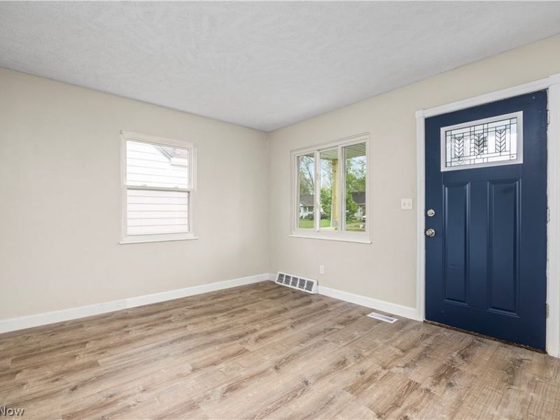 624 Eastern Heights Boulevard, Elyria, OH 44035 Photo 6