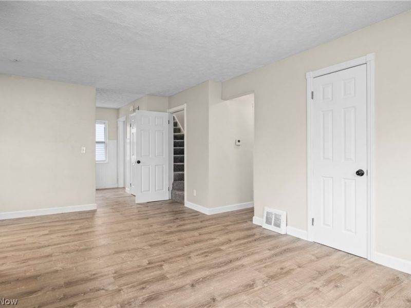 624 Eastern Heights Boulevard, Elyria, OH 44035 Photo 8