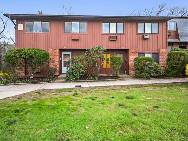 105 Coachlight Square , Montrose, NY 10548