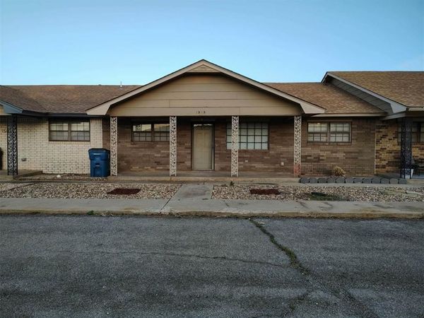 1505 Crestview Drive, Cordell, OK 73632