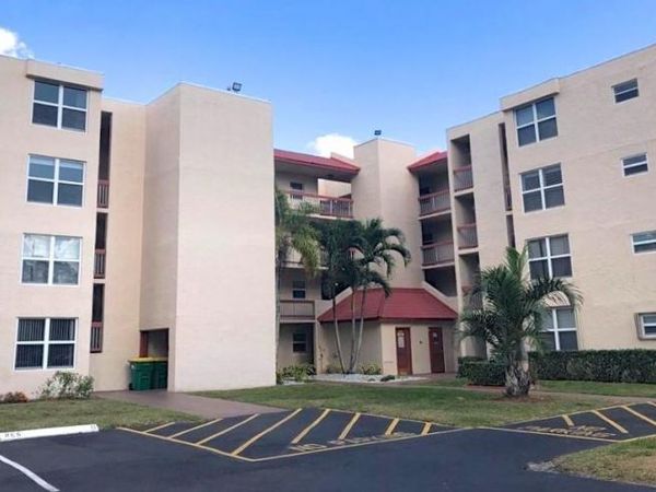9411 Evergreen Place, Unit 302, Davie, FL 33324
