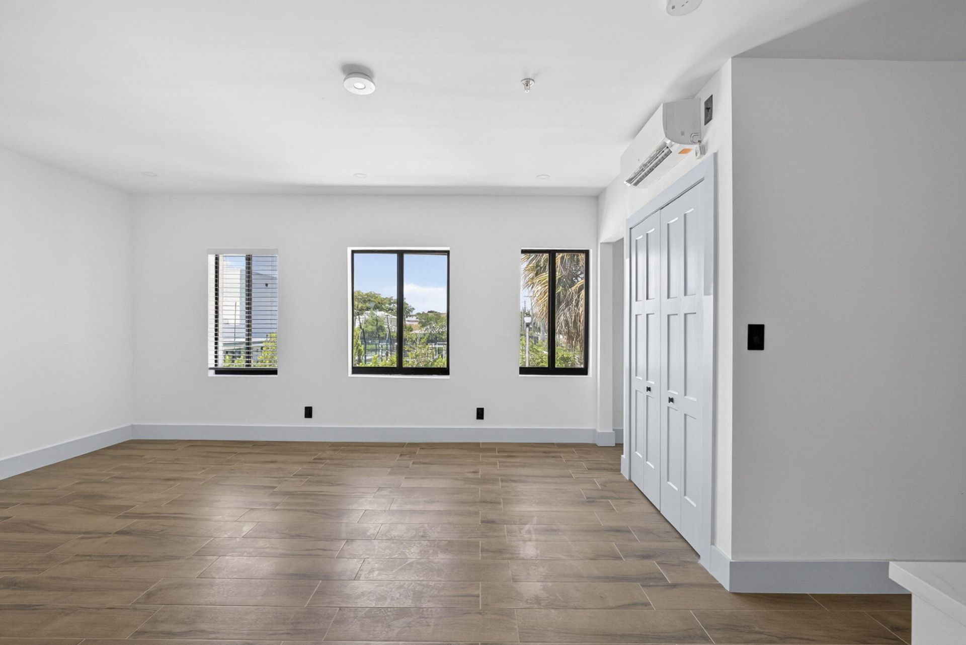 2032 N Dixie Highway, Unit 11, West Palm Beach, FL 33407 Photo