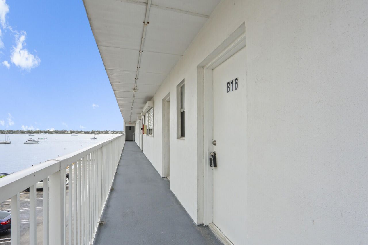4500 N Flagler Drive, Unit B16, West Palm Beach, FL 33407 Photo