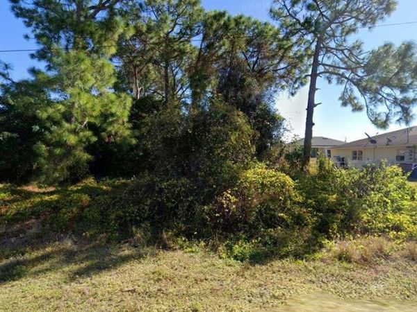 493 Linden Avenue S, Lehigh Acres, FL 33974