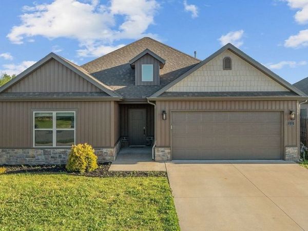 1111 Pebble Pass , Centerton, AR 72719