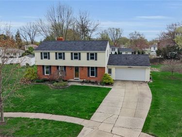 17 Fox Chapel Court , Buffalo, NY 14221