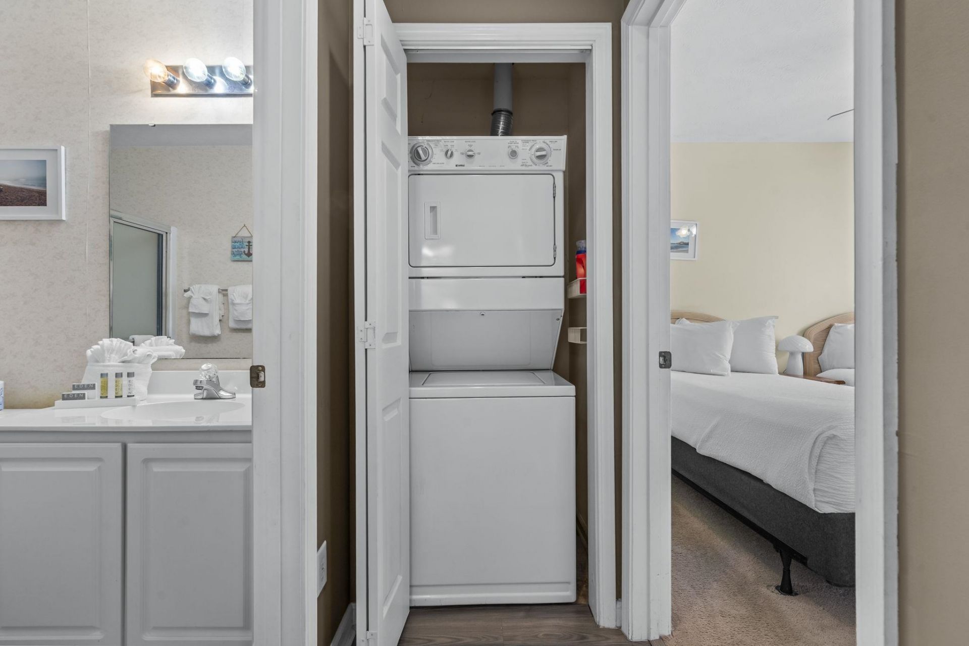 598 Blue Stem Dr.  Photo 24