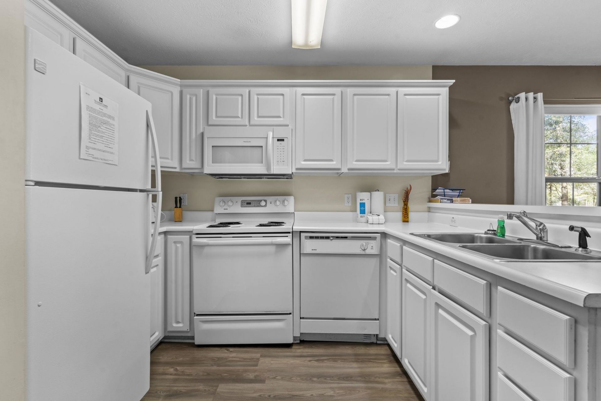 598 Blue Stem Dr.  Photo 4