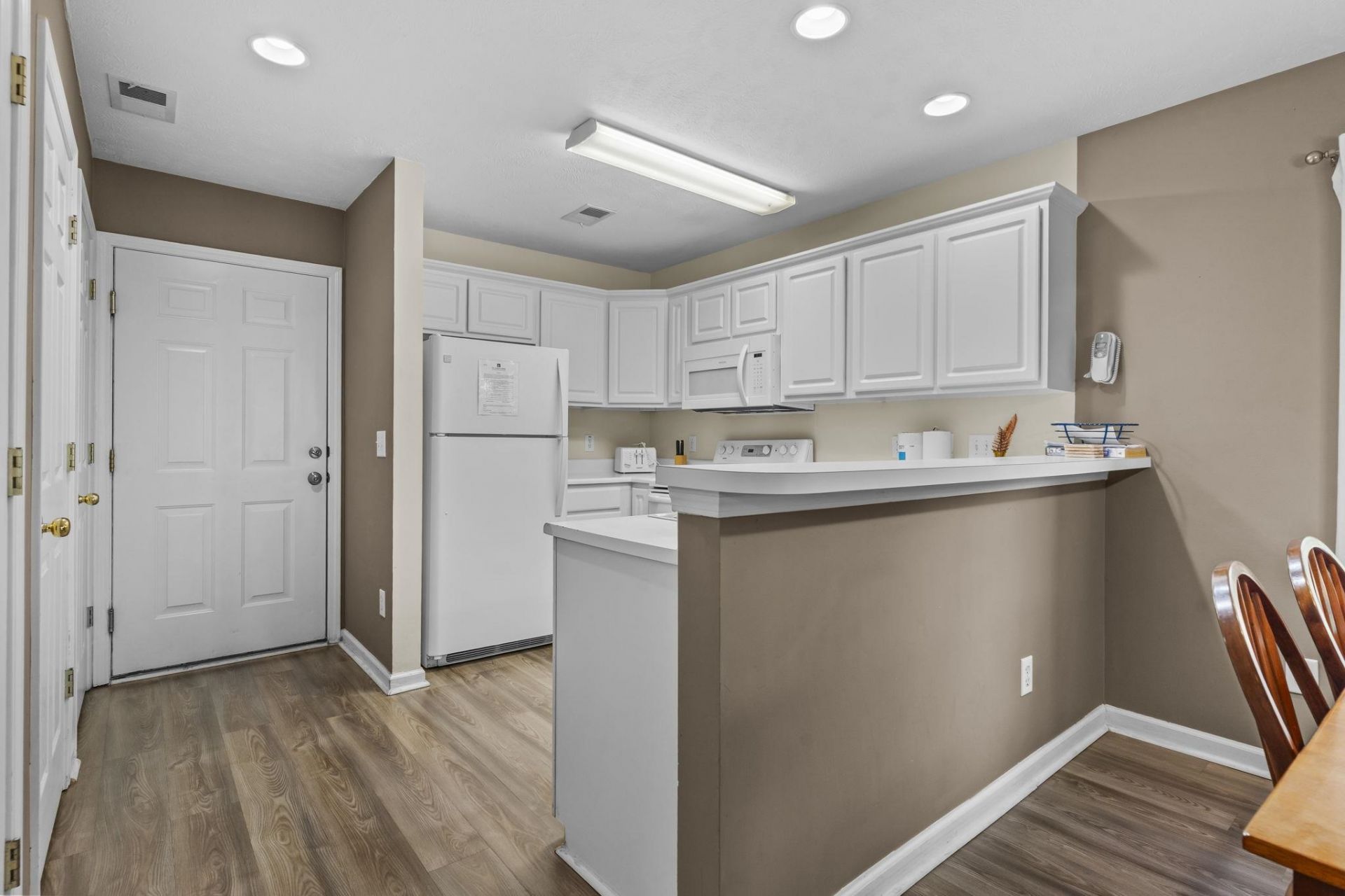 598 Blue Stem Dr.  Photo 7