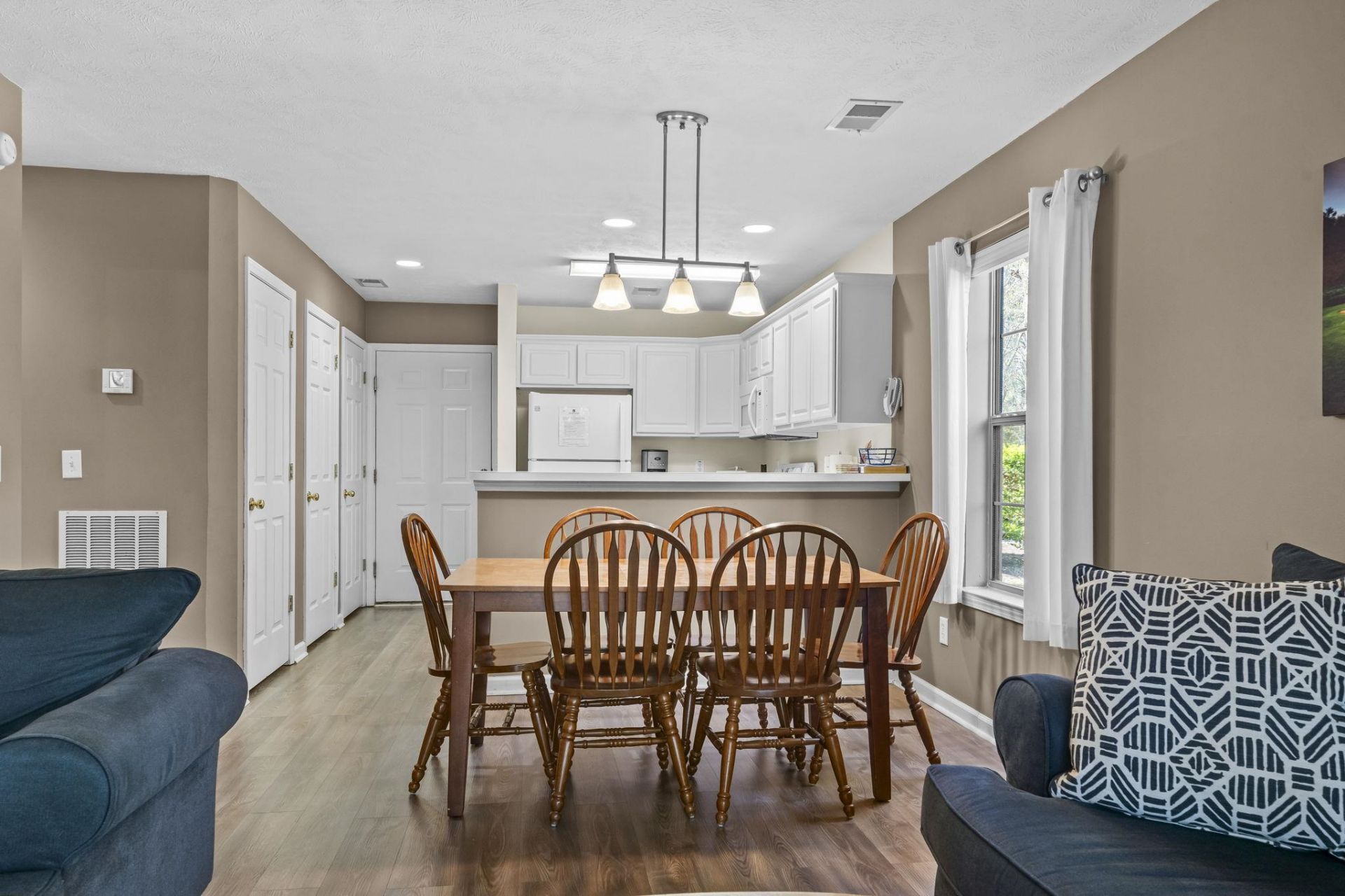 598 Blue Stem Dr.  Photo 8