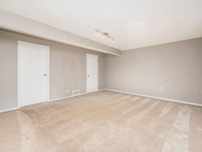 8366 Cliffthorne Way, Columbus, OH 43235 Photo 22